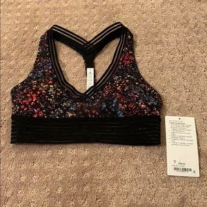 lululemon sports bra.